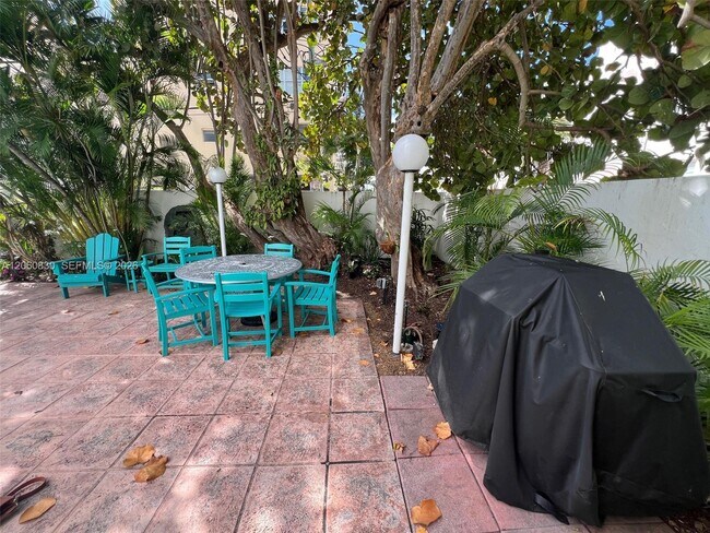 Building Photo - 1390 Ocean Dr