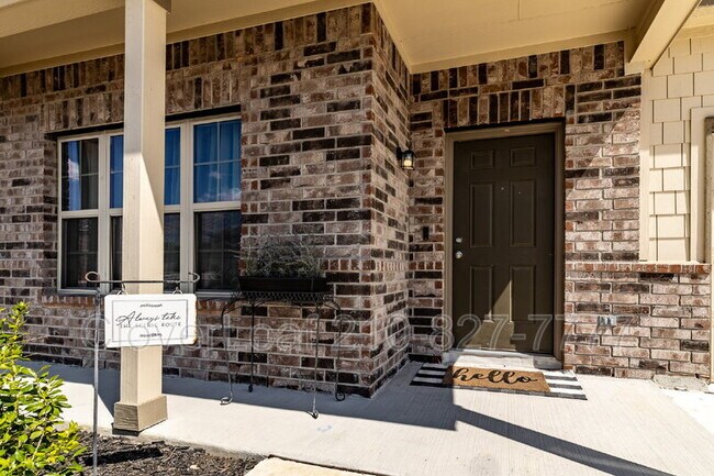 Building Photo - 709 Stonemanor Bay