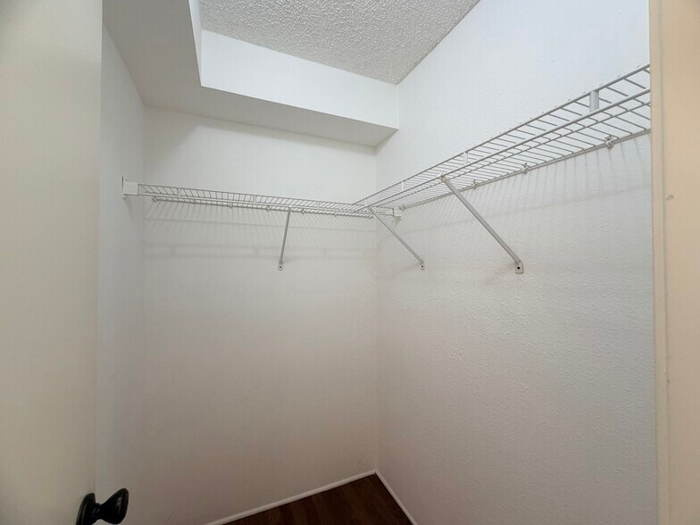 Building Photo - 7545 Charmant Dr