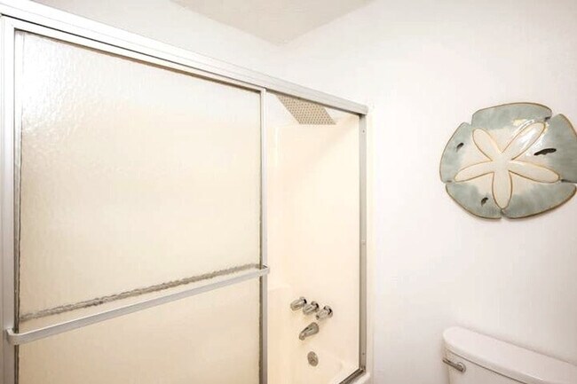 Building Photo - 4000 Gulf Terrace Dr