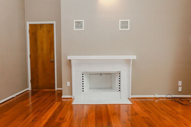 Building Photo - Luxurious home rental in Broad Bay Islands!