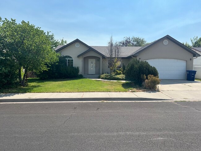 Building Photo - 278 Whispering Pine Dr