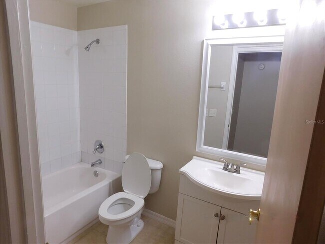 Building Photo - 627 Orchid Dr
