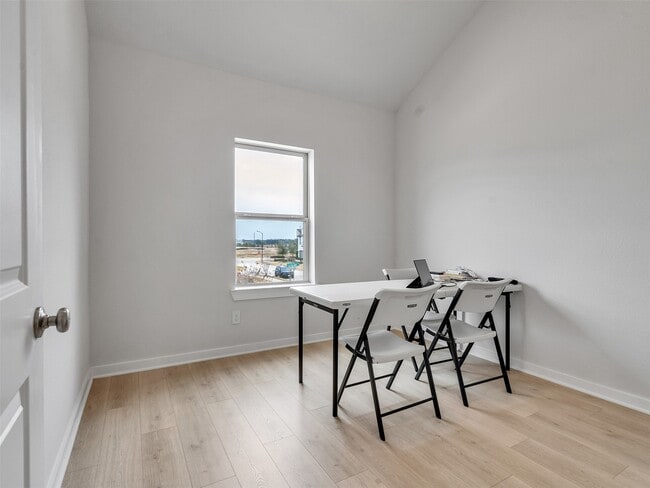 Building Photo - 19707 Curved Steel Dr