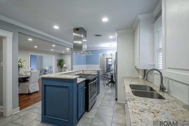 Primary Photo - Mid-City Luxury Rental – 4 Bed / 3 Bath