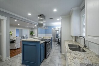 Building Photo - Mid-City Luxury Rental – 4 Bed / 3 Bath