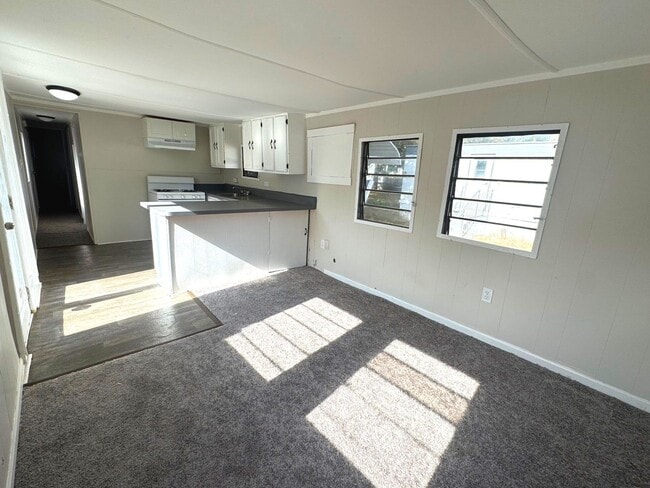 Building Photo - Renovated Two Bedroom Mobile Home
