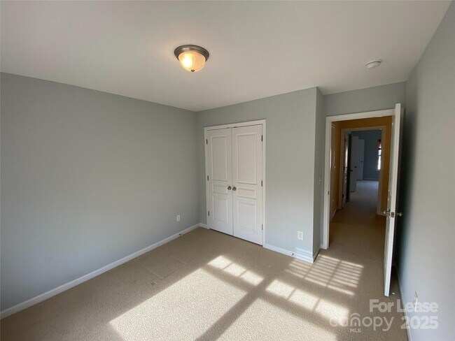 Building Photo - 1042 Kensrowe Ln