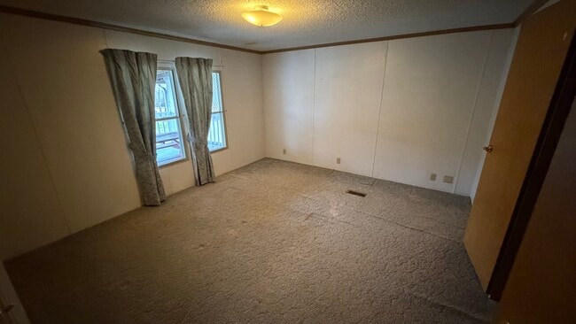 Building Photo - 629 Pine Hill Rd