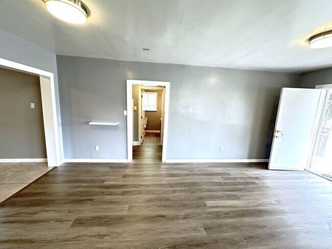 Building Photo - 574 Duboce Ave