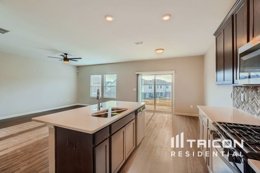 Building Photo - 4691 Electric Ave SW