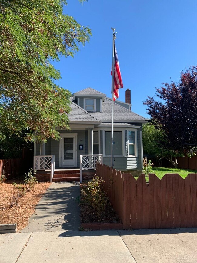 Building Photo - Remodeled Downtown Ellensburg Home