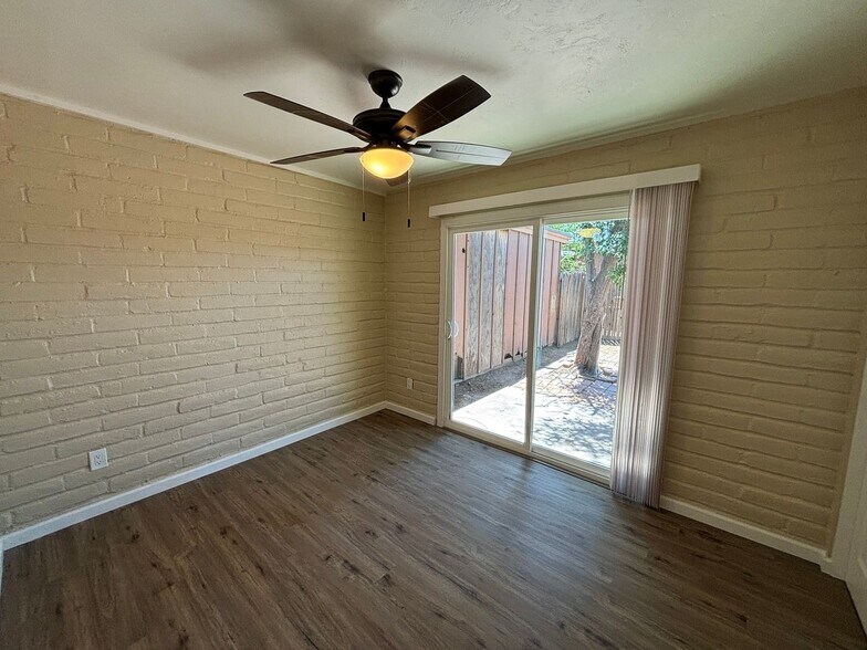 Building Photo - 3960 E Flower St