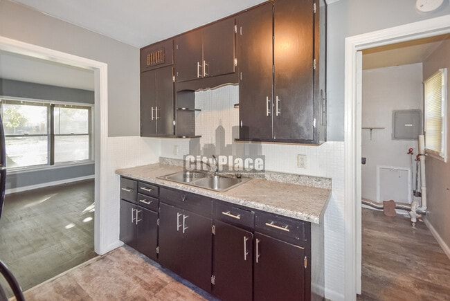 Building Photo - 4512 Payton Ave