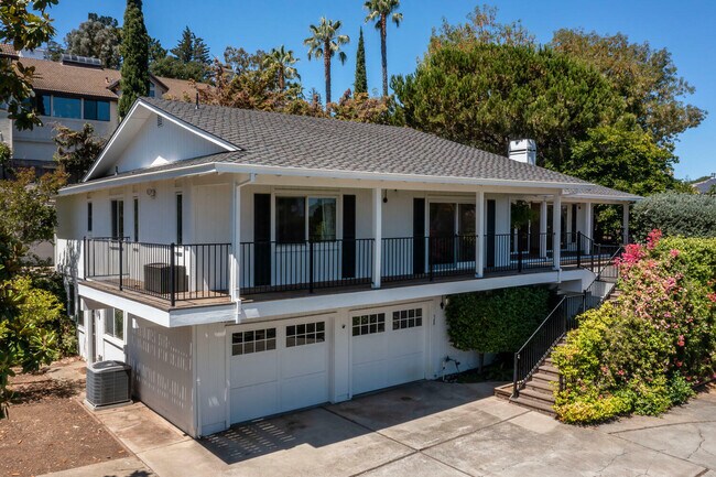 Building Photo - 920 Stagi Ct