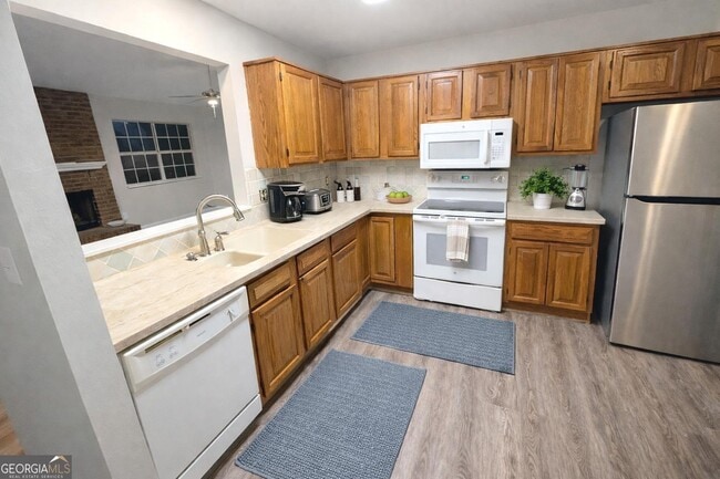 Building Photo - 303 Tamarac Trail