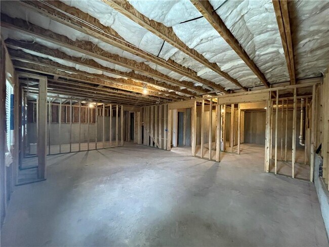 Building Photo - 7214 Whitewater Dr