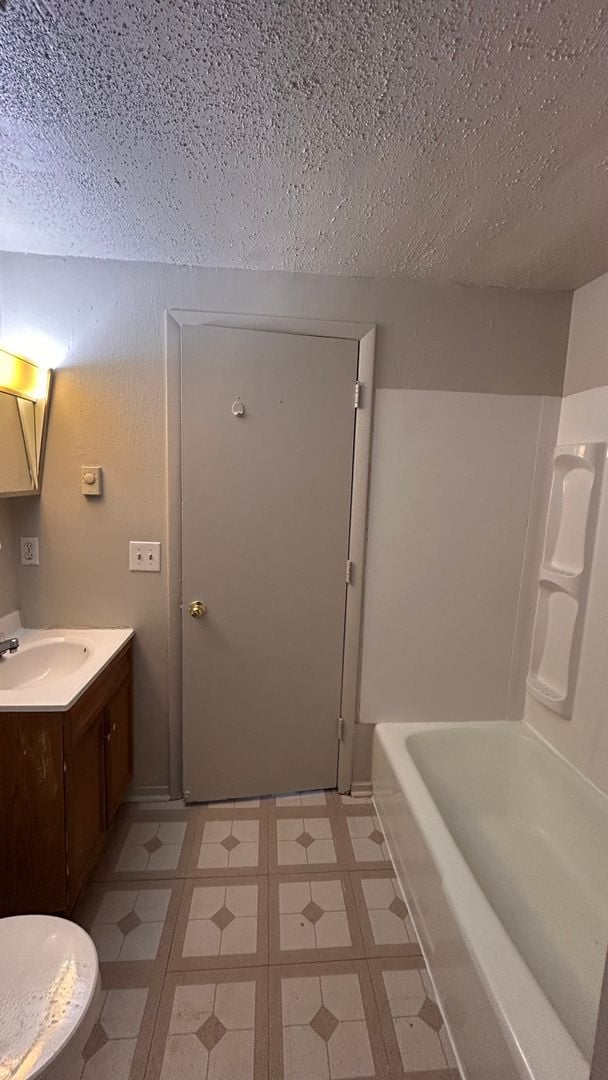 Building Photo - 3804 Euclid Ave