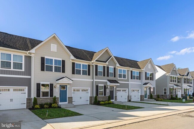 Building Photo - 4319 Southerby Dr
