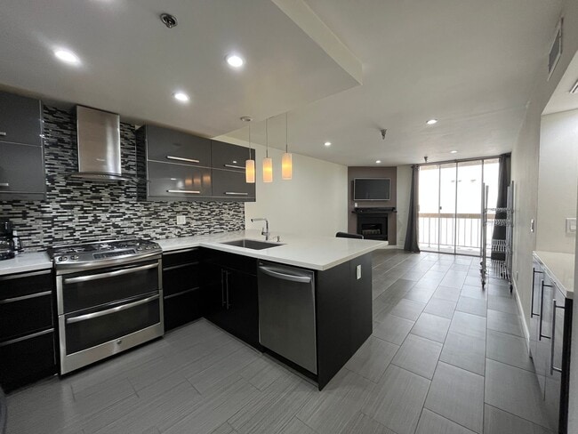 Primary Photo - MOVE-IN READY, NoHo Arts 1+1, upgraded con...
