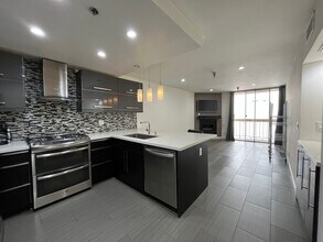 Building Photo - MOVE-IN READY, NoHo Arts 1+1, upgraded con...