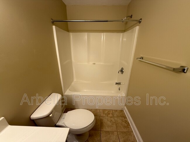 Building Photo - 133 Walker St