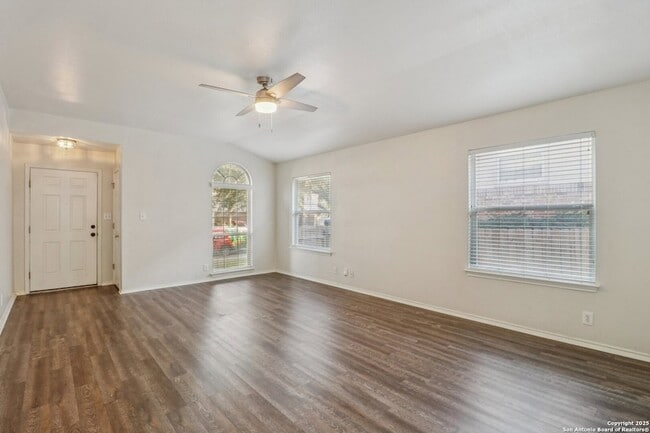 Building Photo - 4119 Chinkapin Oak