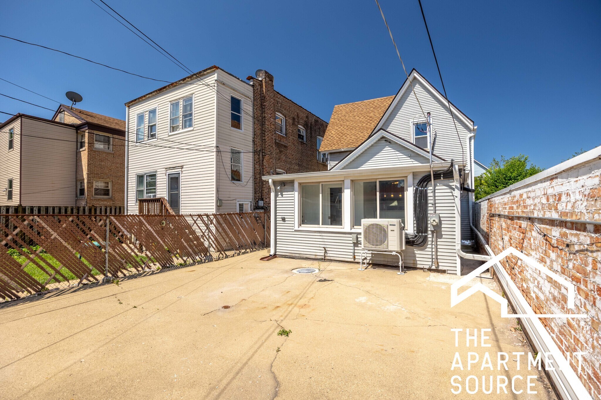 Building Photo - 3147 N Spaulding Ave