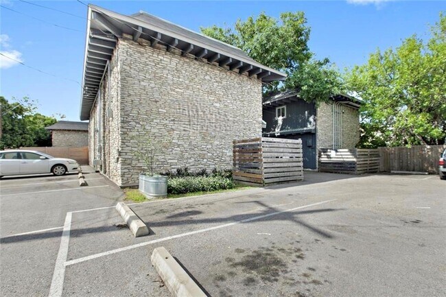 Building Photo - 2301 Ohlen Rd