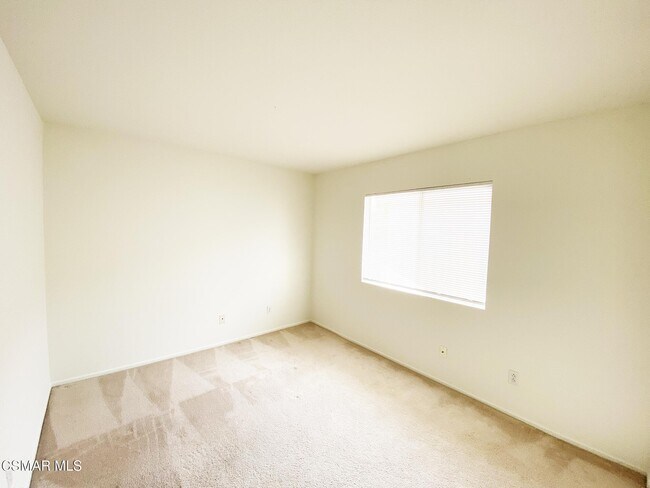 Building Photo - 1420 Sapphire Dragon St