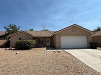Building Photo - 3 Bedroom 2 Bathroom Home