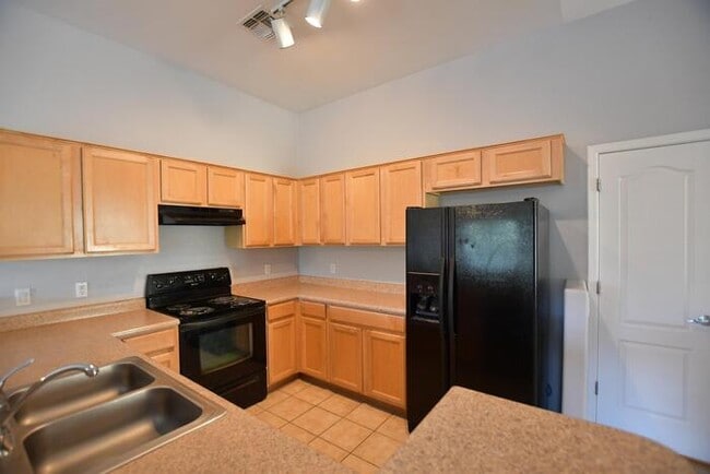 Building Photo - 2 bed 2 bath 1 car garage in Augusta Ranch area