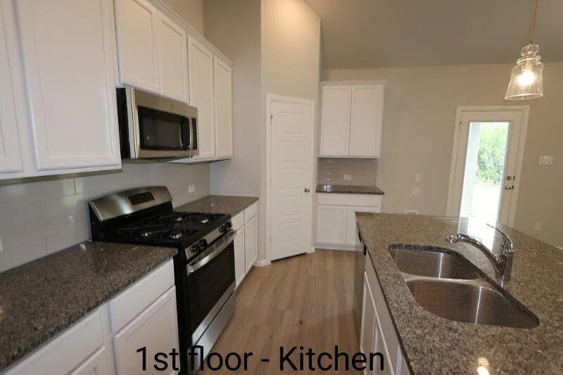 Building Photo - 1217 Putnam St