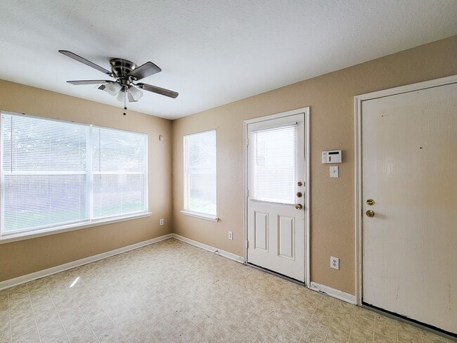 Building Photo - 8106 Arrington Forest Ln