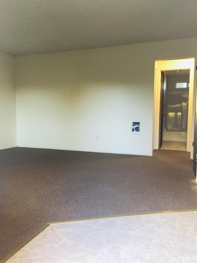 Building Photo - 209 Wright Ln