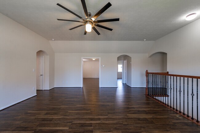 Building Photo - 26302 Fox Ridge Ln