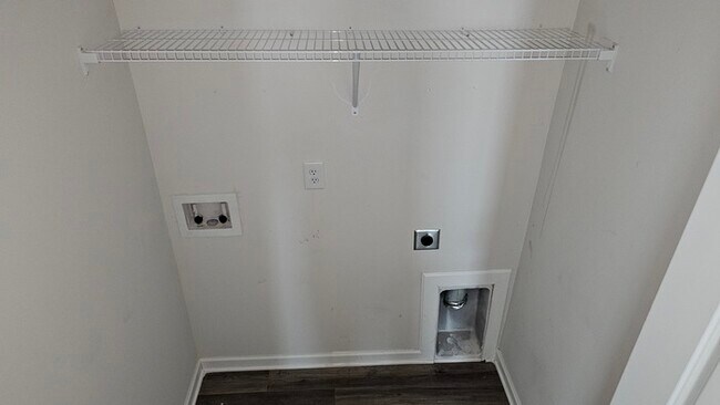 Building Photo - Modern Comfort Meets Southern Charm – 4-Be...