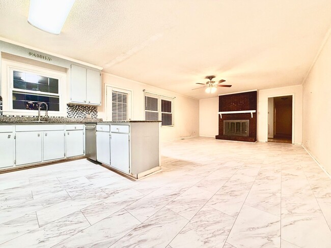 Building Photo - Charming Ranch with Fireplace, Two Living Areas & Large Lot – Minutes to Downtown