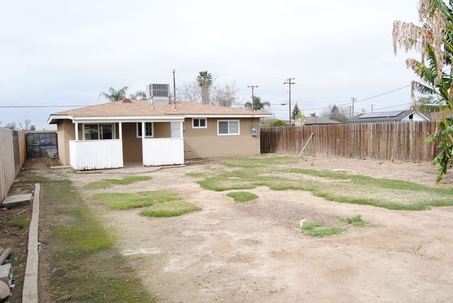 Building Photo - 520 Delfino Ln