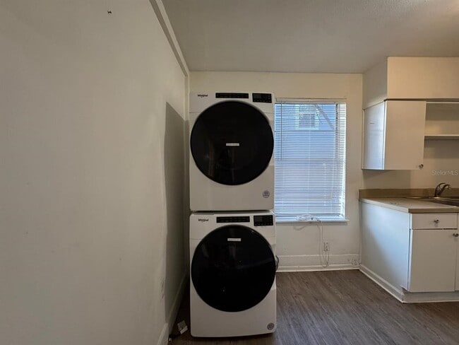 Building Photo - 4201 Cepeda St