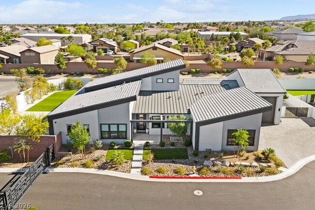 Building Photo - 4315 N Dapple Gray Rd