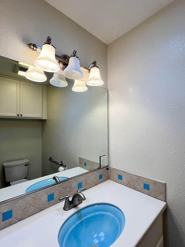 Building Photo - Charming Two Bedroom Country House with Vi...