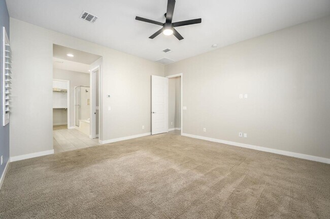 Building Photo - 824 E Monte Wy