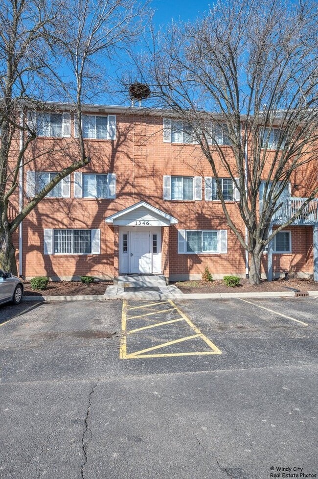 Building Photo - 1346 S Lorraine Rd