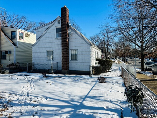 Building Photo - 81-58 251st St