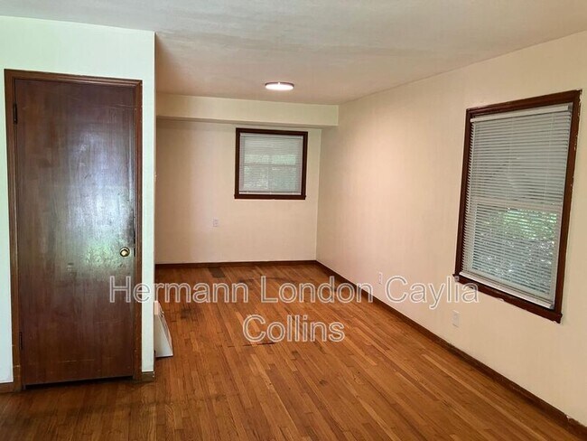 Building Photo - 428 Lancashire Rd