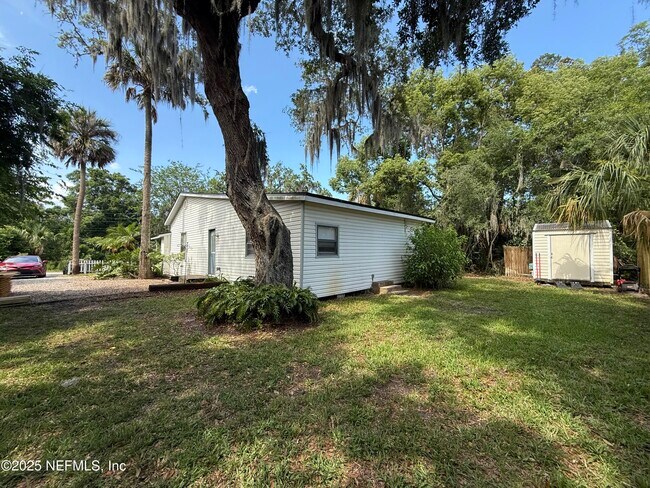 Building Photo - 509 Live Oak St