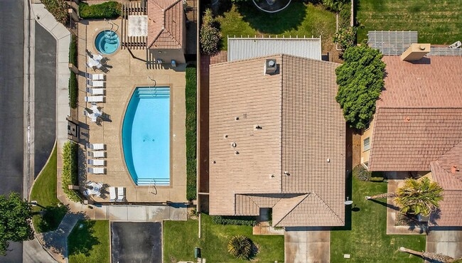 Building Photo - 82587 Delano Dr