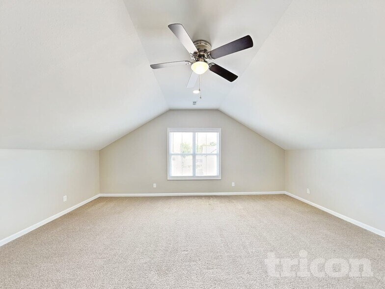 Building Photo - 476 Woodtrace Dr