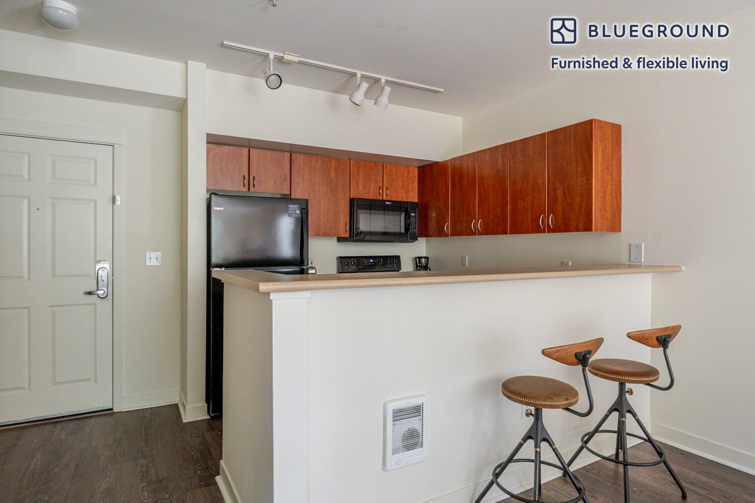 Building Photo - 11000 NE 10th St